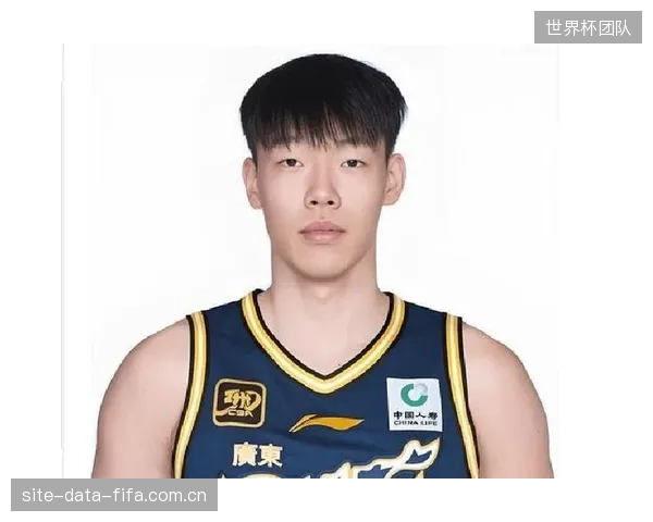 潜力新星黄明依因出场时间问题欲离队，广东队锋线培养计划遇阻。